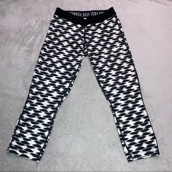 Nike, Womens Relay Printed Cropped Boho Tribal Patterned Leggings Women’s XS - Picture 3 of 13